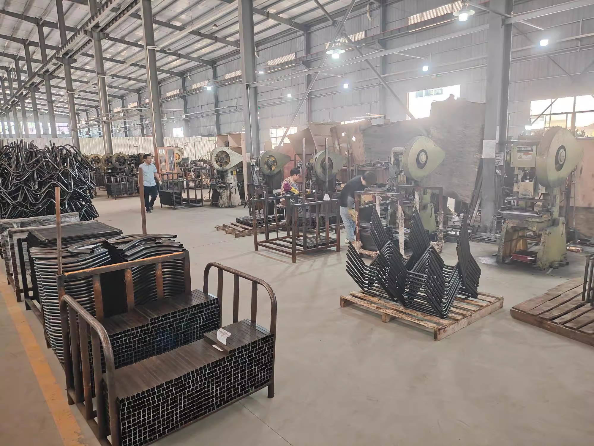 Simple Style Hotel and Living Room Clothes Storage and Display Racks Clothes rack industrial wind corner storage